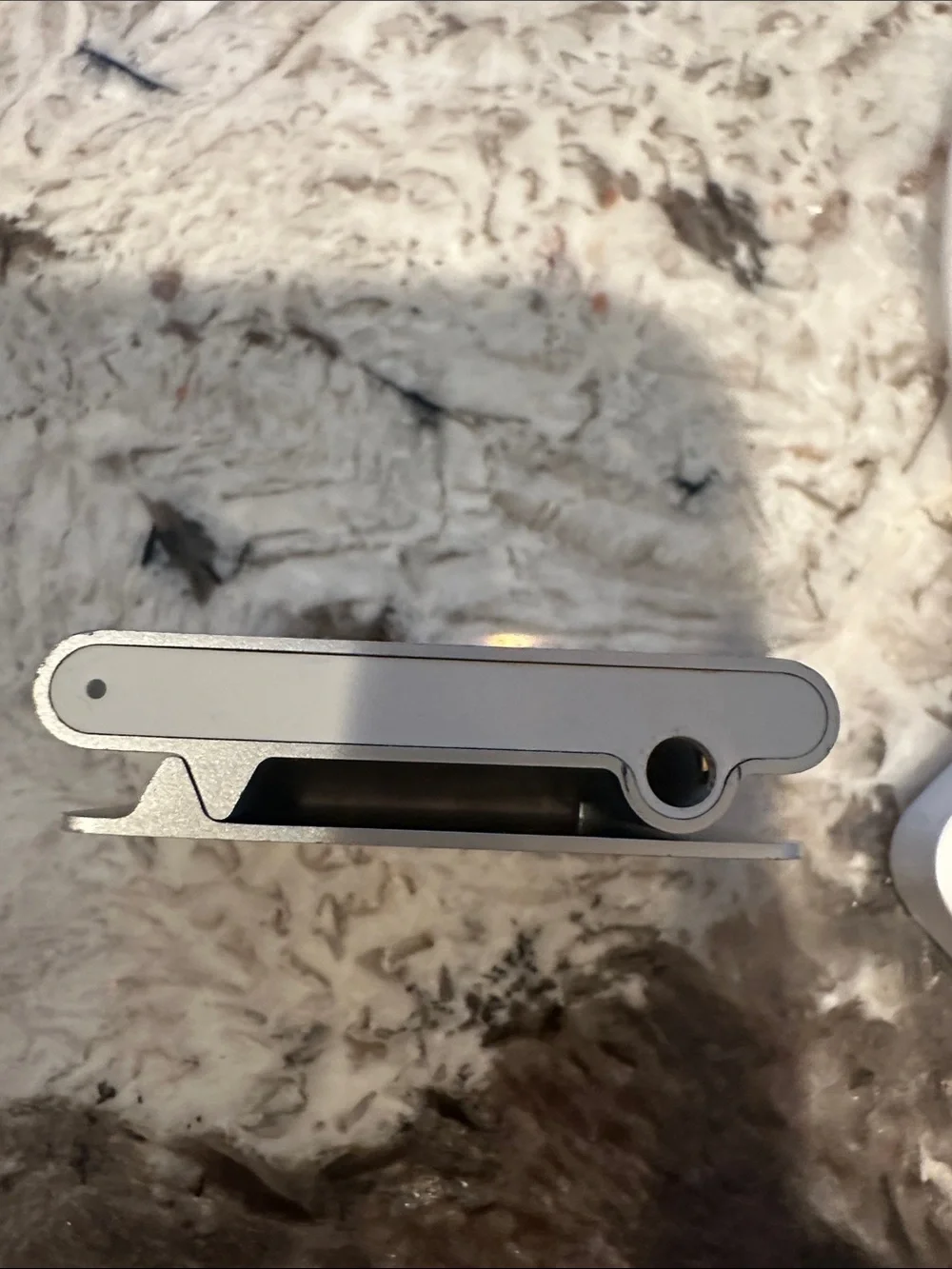 Apple Shuffle with USB Charger & Data Cord